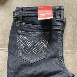 Brand new w/tags Arizona girls jeans, classic bootcut. Size 16 w/blue sequence.